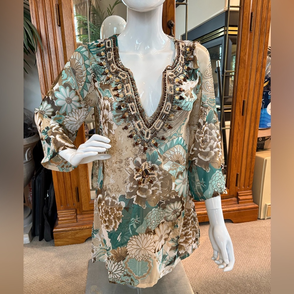 Floral Embellished Resort Wear V-Neck Tunic Top